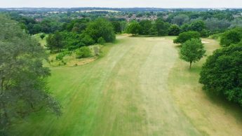 Hole 1 - Stevenage Golf and Conference Centre