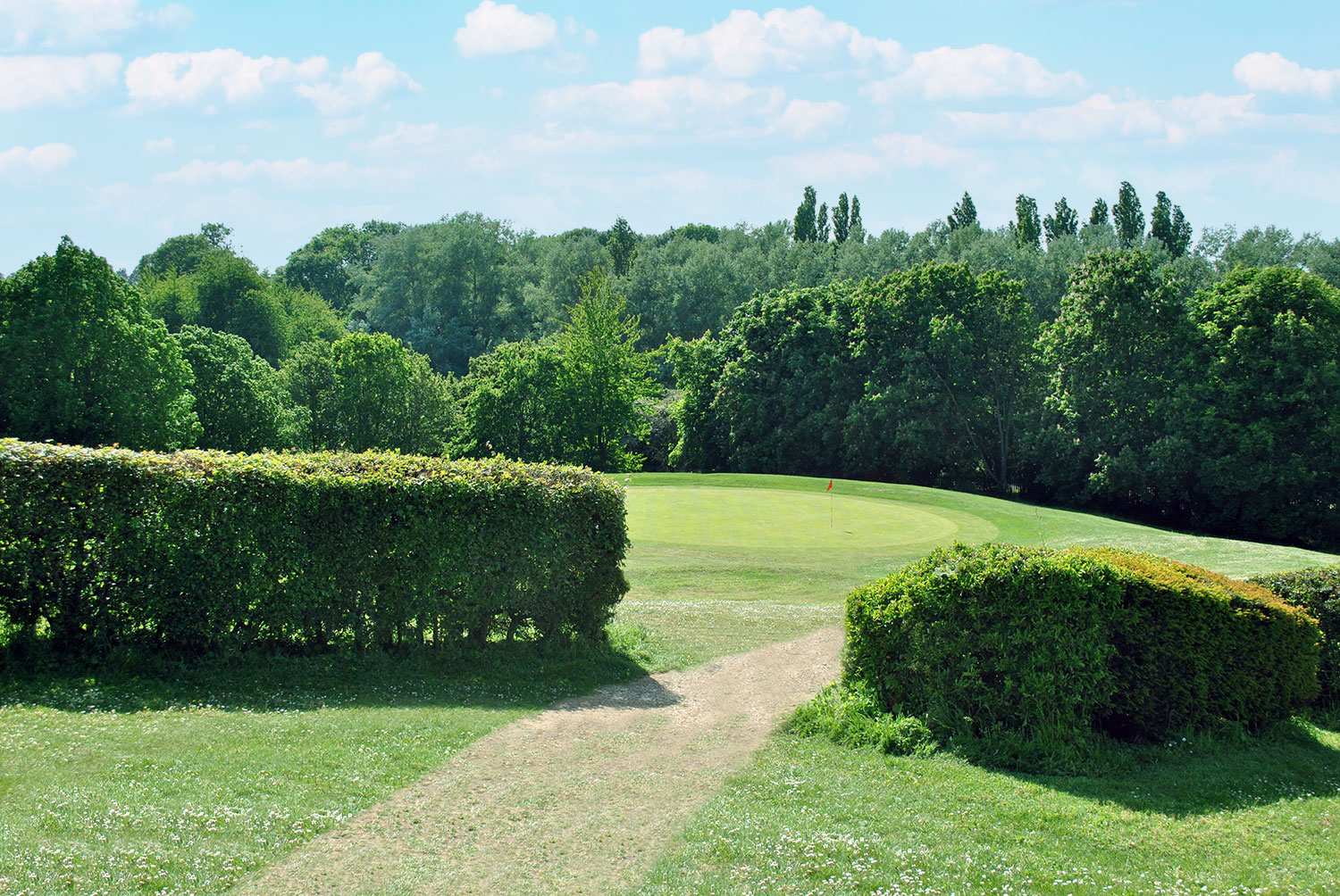 Hole 2 - Stevenage Golf and Conference Centre
