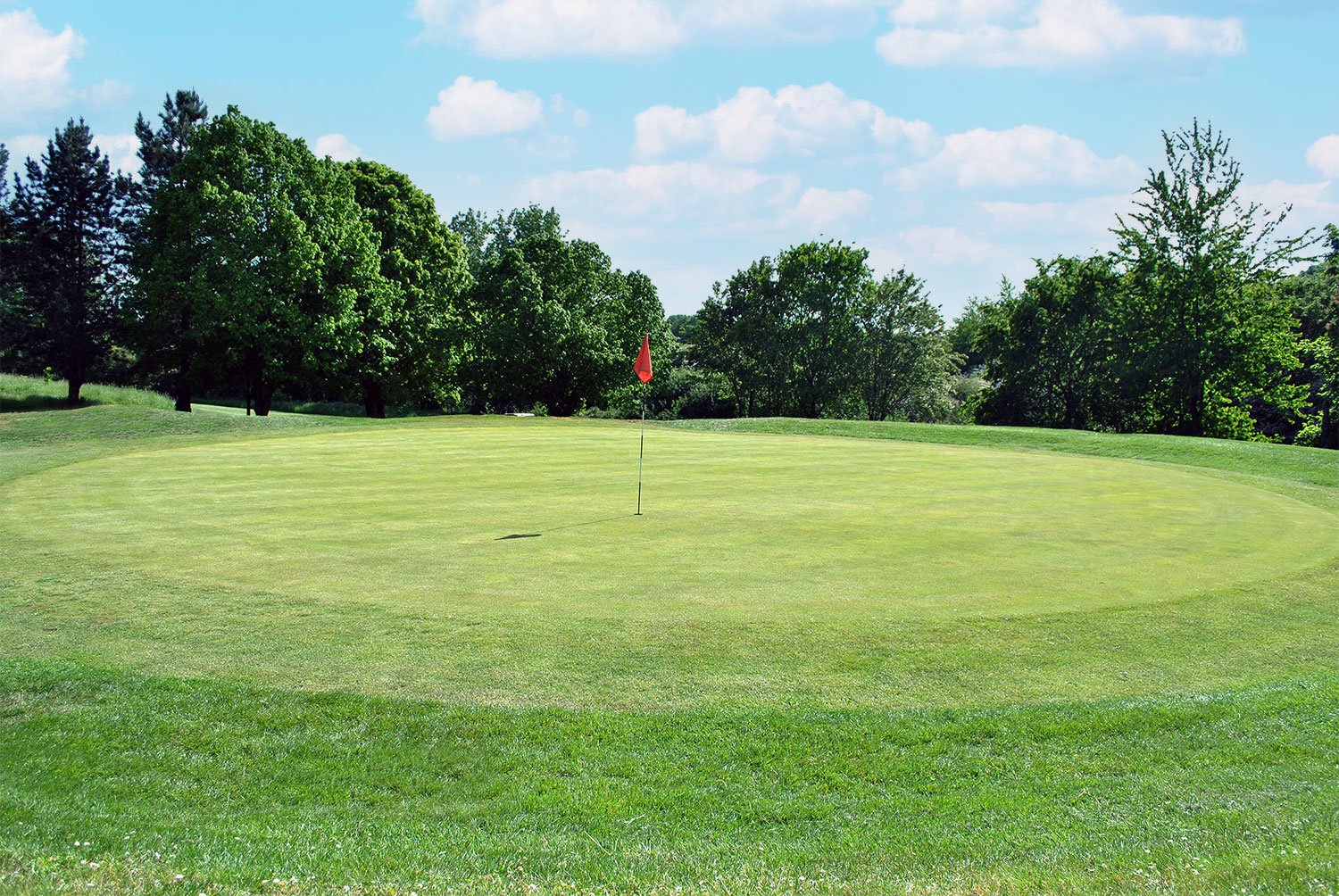 Hole 2 - Stevenage Golf and Conference Centre