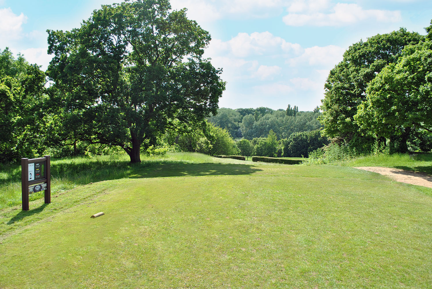 Hole 2 - Stevenage Golf and Conference Centre