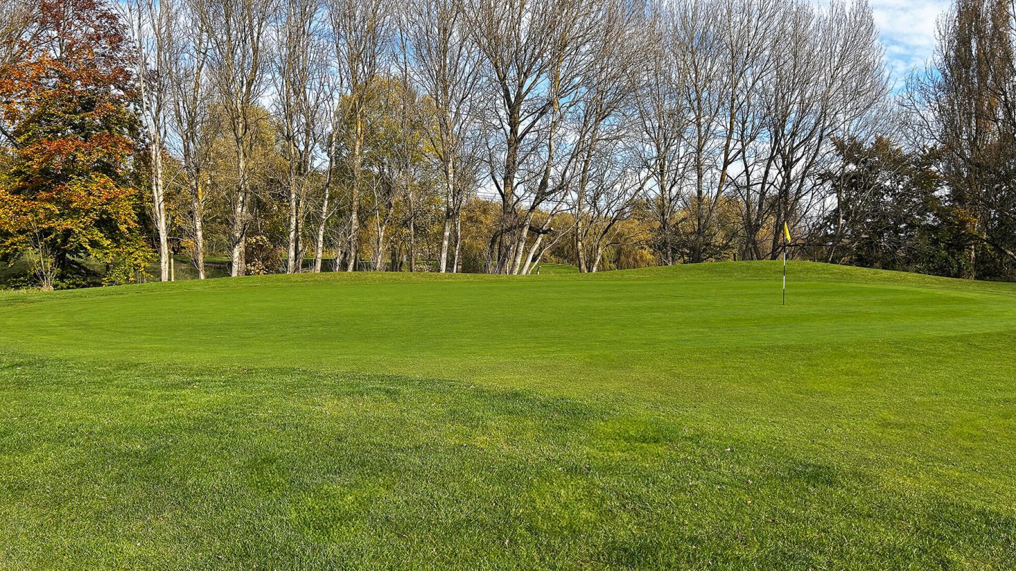 Tinsley Park Golf Course Hole 2